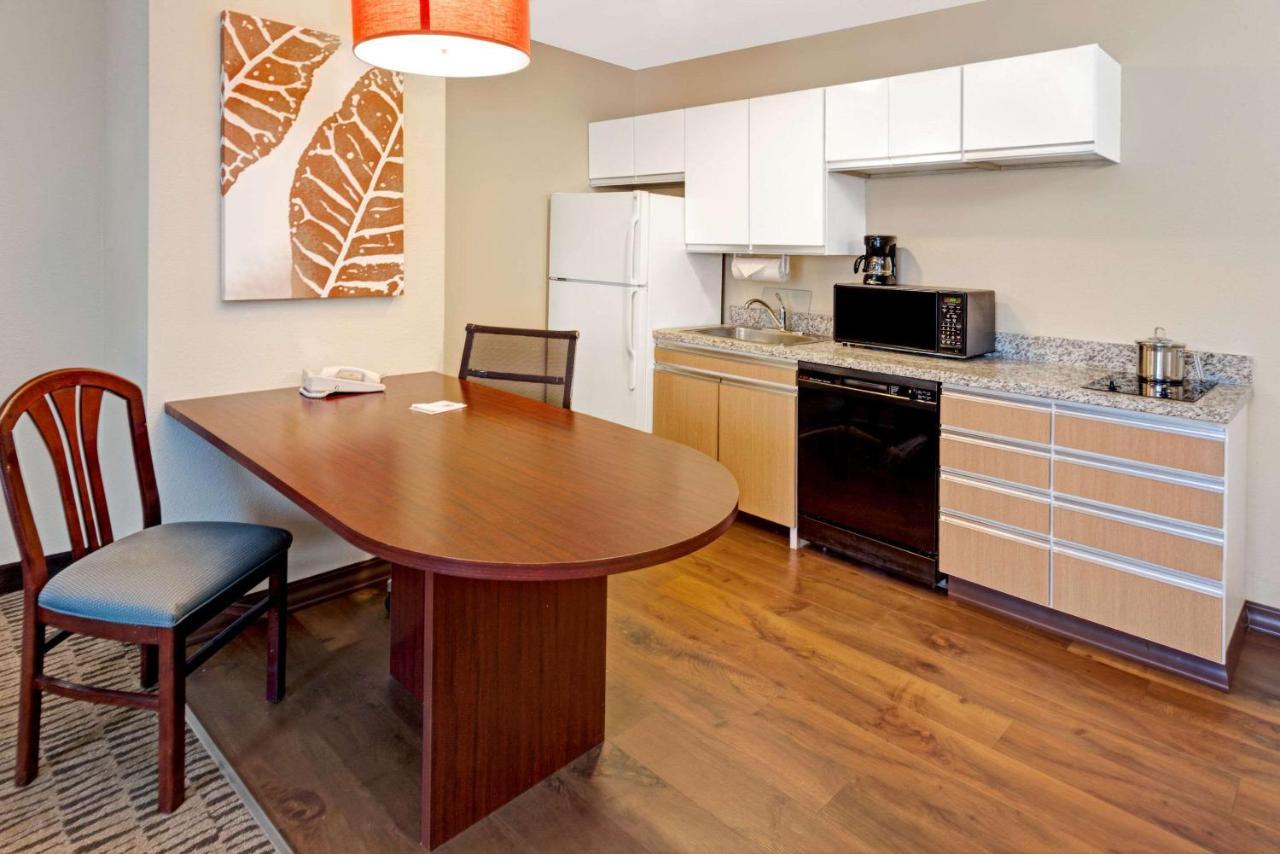 Mainstay Suites Charlotte - Executive Park エクステリア 写真