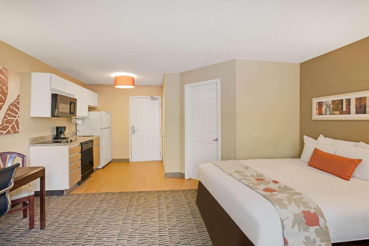 Mainstay Suites Charlotte - Executive Park エクステリア 写真